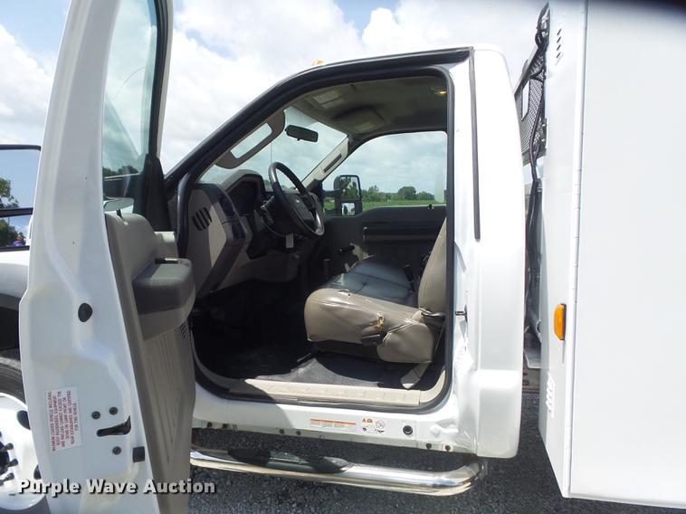 image for item DD7239 2008 Ford F550 Super Duty XL service truck
