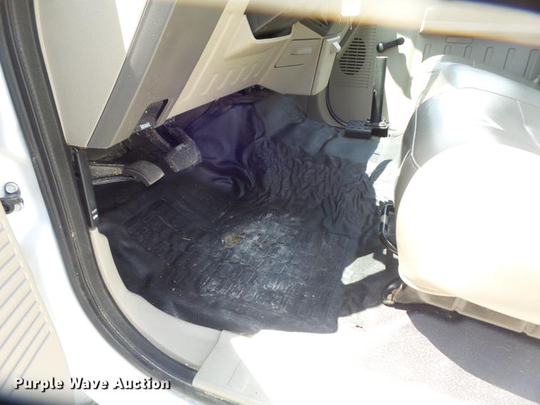 image for item DD7239 2008 Ford F550 Super Duty XL service truck