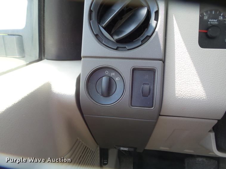 image for item DD7239 2008 Ford F550 Super Duty XL service truck