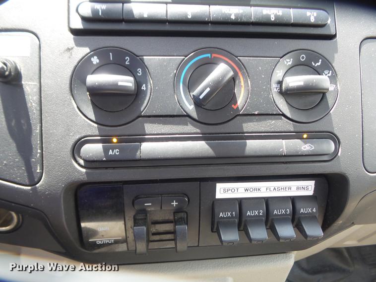 image for item DD7239 2008 Ford F550 Super Duty XL service truck