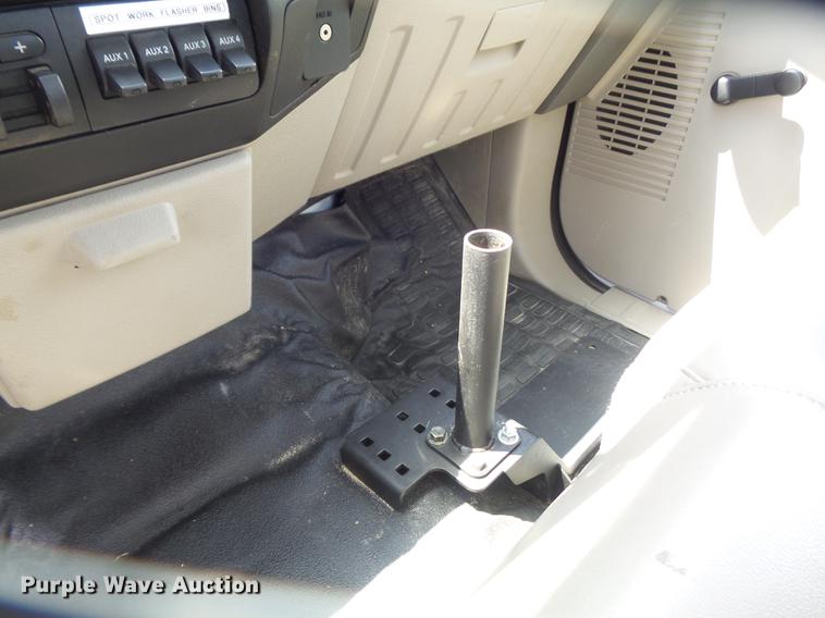 image for item DD7239 2008 Ford F550 Super Duty XL service truck