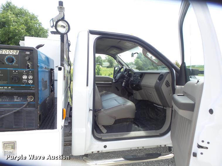 image for item DD7239 2008 Ford F550 Super Duty XL service truck