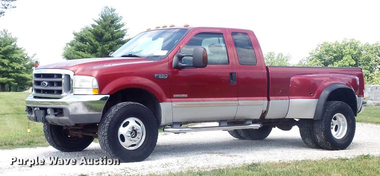 image for item DD7240 2003 Ford F350 Super Duty XLT SuperCab pickup truck