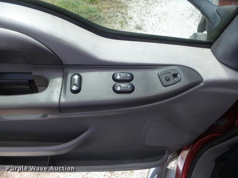 image for item DD7240 2003 Ford F350 Super Duty XLT SuperCab pickup truck