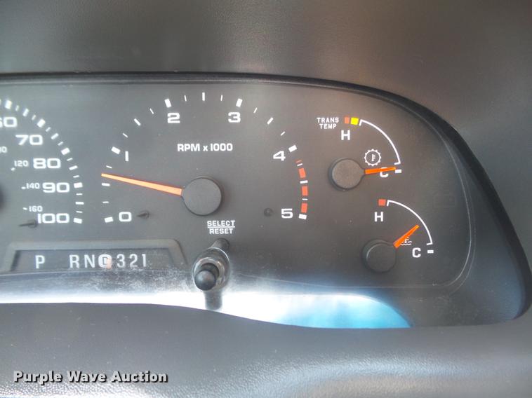 image for item DD7240 2003 Ford F350 Super Duty XLT SuperCab pickup truck