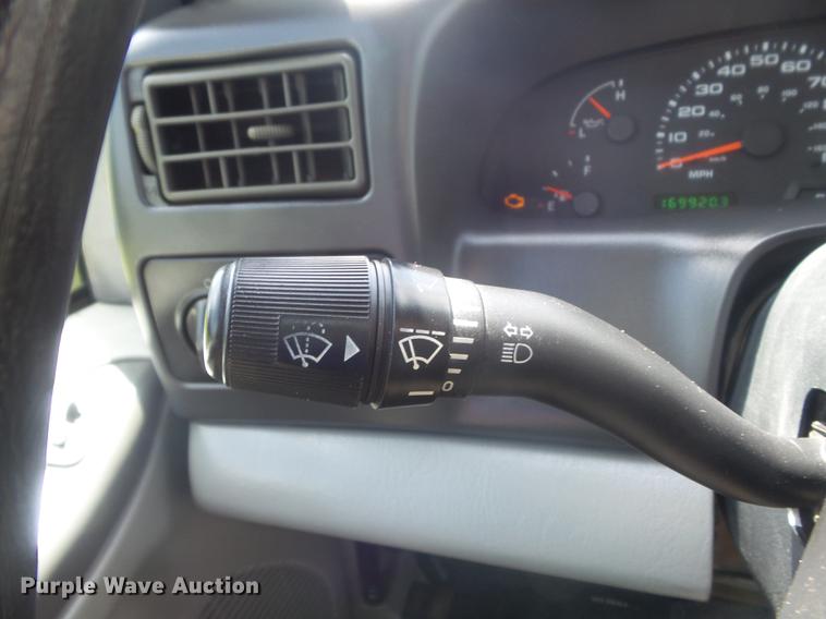 image for item DD7240 2003 Ford F350 Super Duty XLT SuperCab pickup truck