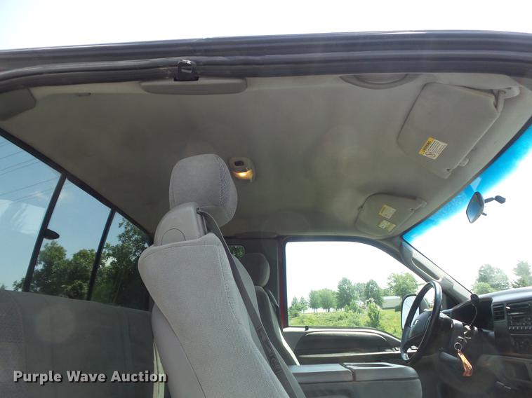 image for item DD7240 2003 Ford F350 Super Duty XLT SuperCab pickup truck