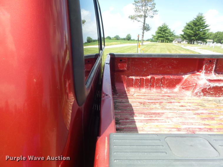 image for item DD7240 2003 Ford F350 Super Duty XLT SuperCab pickup truck