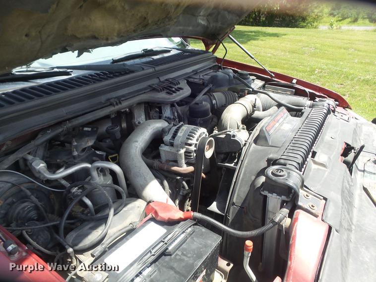 image for item DD7240 2003 Ford F350 Super Duty XLT SuperCab pickup truck