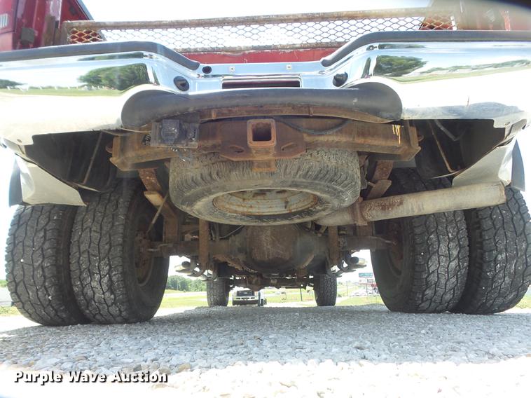 image for item DD7240 2003 Ford F350 Super Duty XLT SuperCab pickup truck