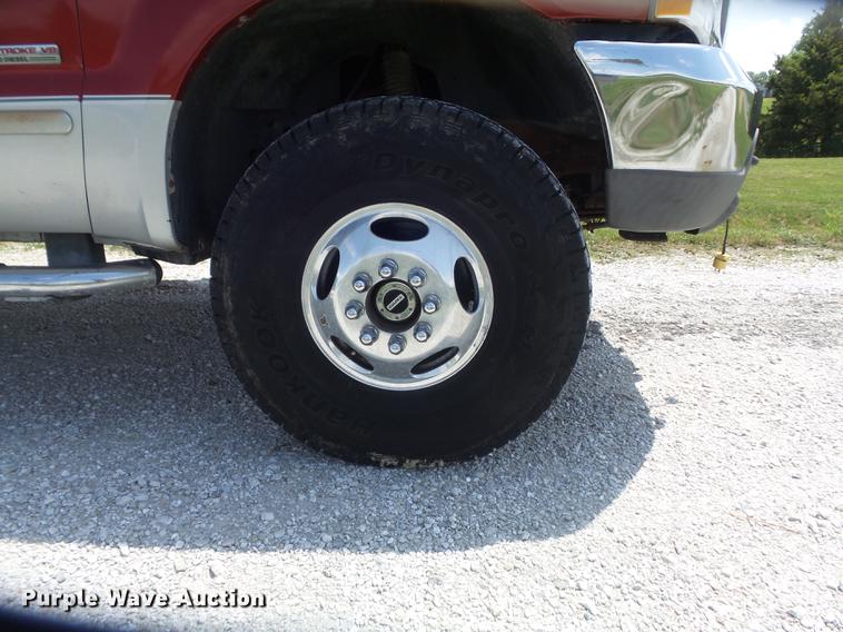 image for item DD7240 2003 Ford F350 Super Duty XLT SuperCab pickup truck