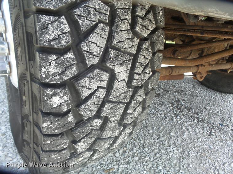 image for item DD7240 2003 Ford F350 Super Duty XLT SuperCab pickup truck