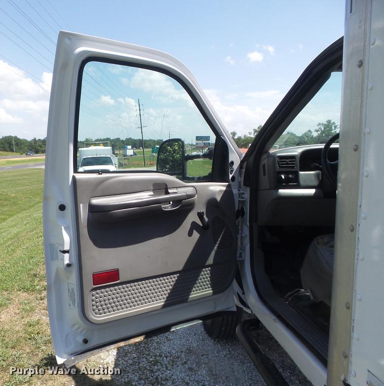 image for item DD7242 2000 Ford F550 service truck