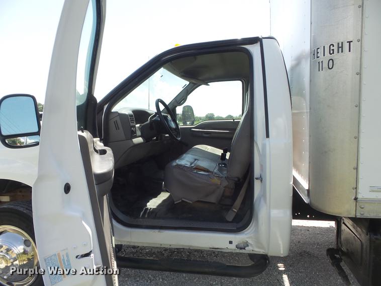 image for item DD7242 2000 Ford F550 service truck