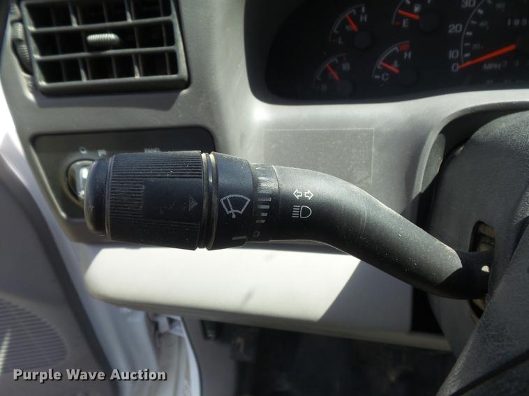 image for item DD7242 2000 Ford F550 service truck