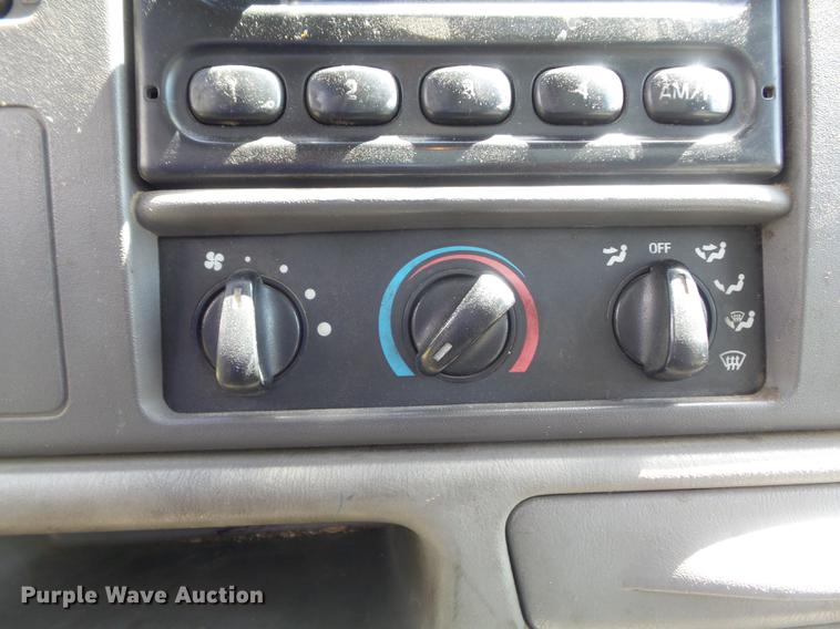 image for item DD7242 2000 Ford F550 service truck