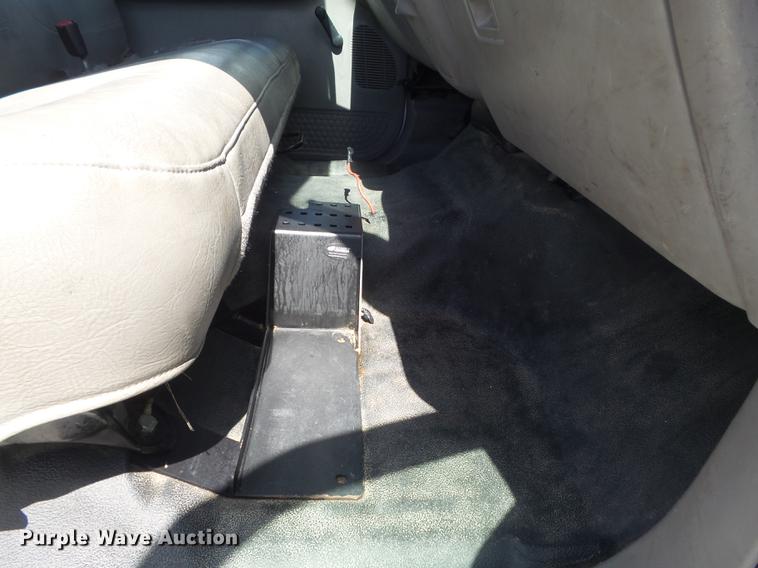 image for item DD7242 2000 Ford F550 service truck