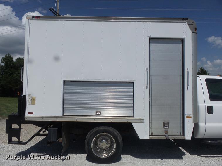 image for item DD7242 2000 Ford F550 service truck