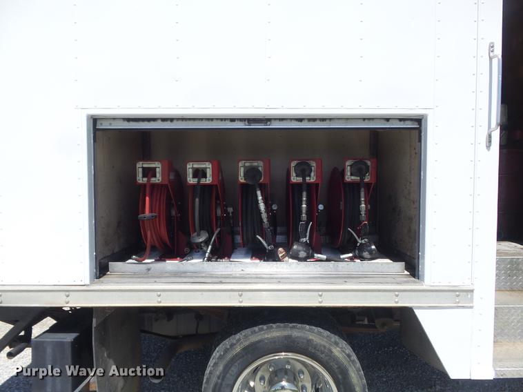 image for item DD7242 2000 Ford F550 service truck