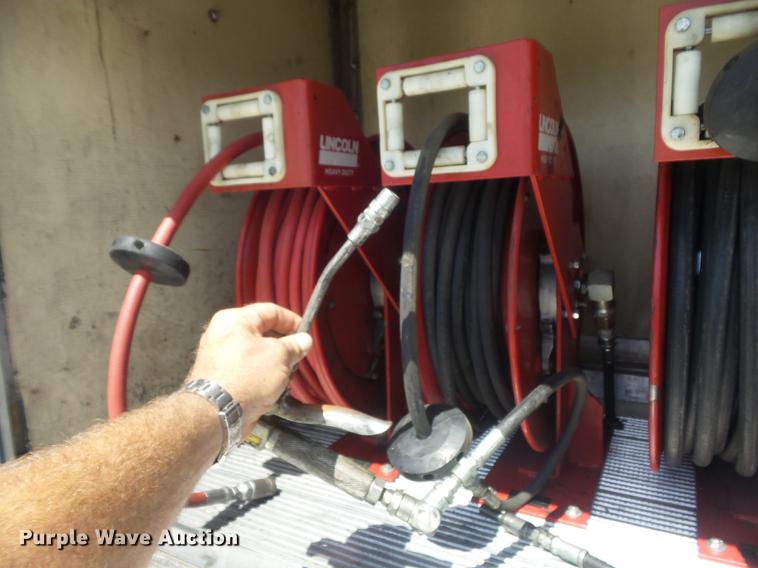 image for item DD7242 2000 Ford F550 service truck