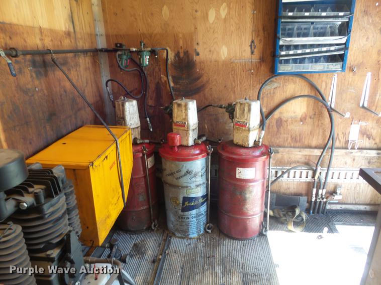 image for item DD7242 2000 Ford F550 service truck