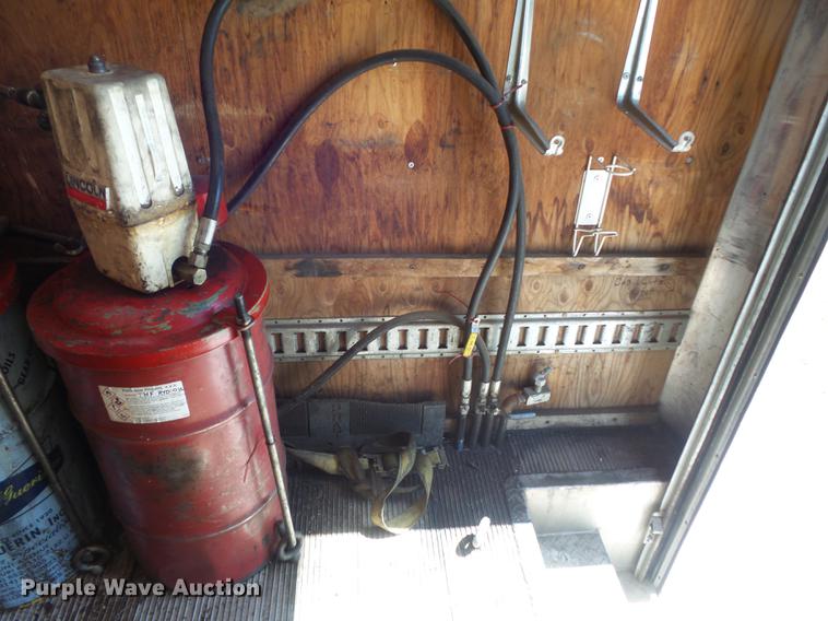 image for item DD7242 2000 Ford F550 service truck