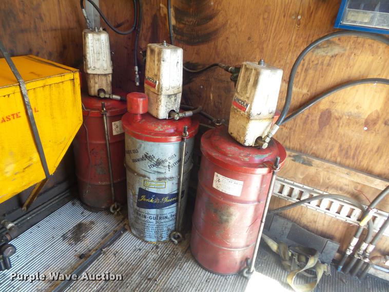 image for item DD7242 2000 Ford F550 service truck