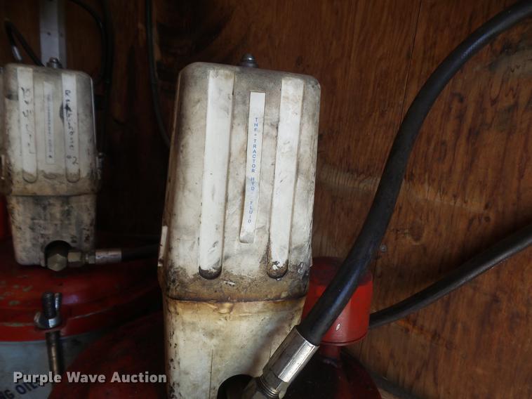 image for item DD7242 2000 Ford F550 service truck