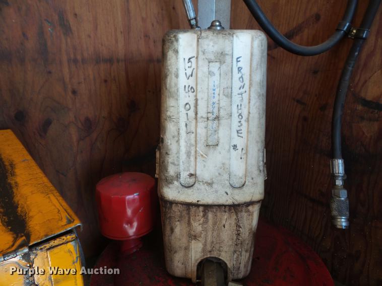 image for item DD7242 2000 Ford F550 service truck