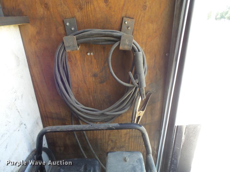 image for item DD7242 2000 Ford F550 service truck