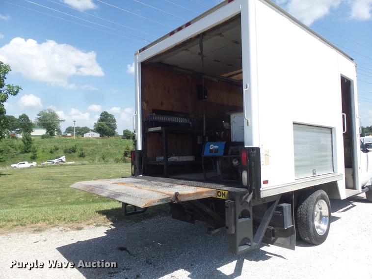 image for item DD7242 2000 Ford F550 service truck