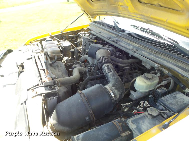 image for item DD7242 2000 Ford F550 service truck