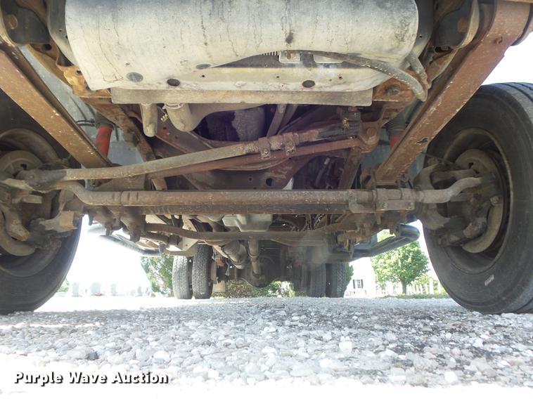 image for item DD7242 2000 Ford F550 service truck