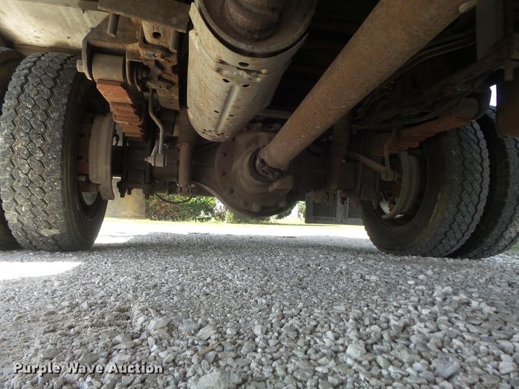 image for item DD7242 2000 Ford F550 service truck