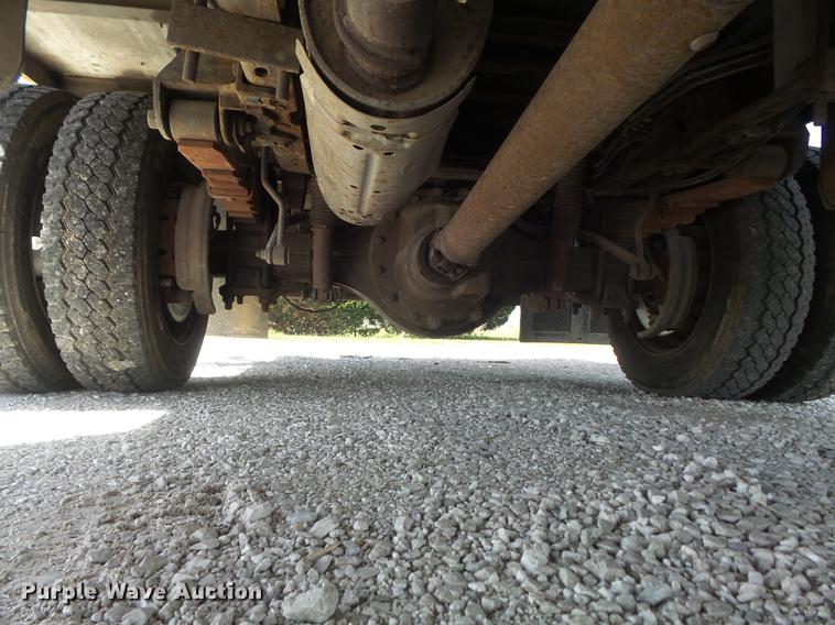 image for item DD7242 2000 Ford F550 service truck