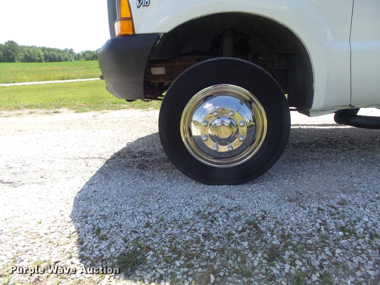 image for item DD7242 2000 Ford F550 service truck