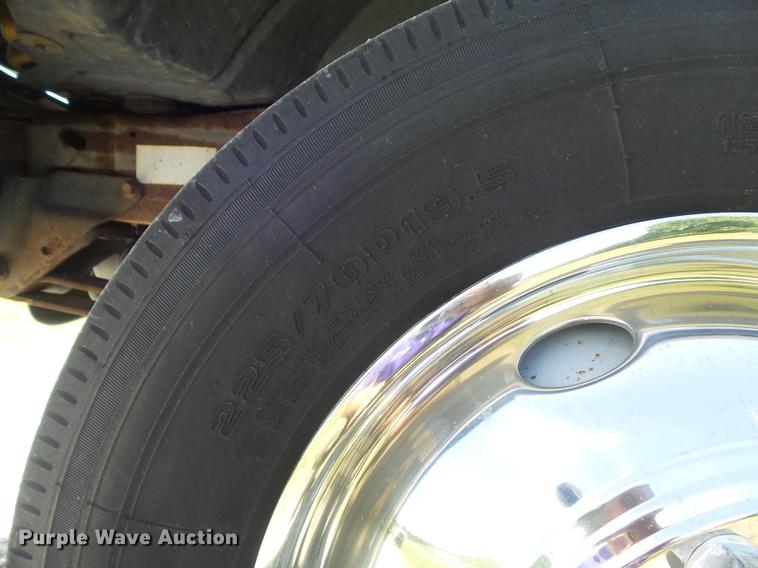 image for item DD7242 2000 Ford F550 service truck