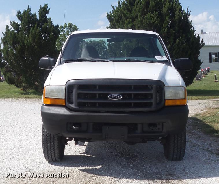 image for item DD7243 1999 Ford F350 Super Duty XL Crew Cab pickup truck