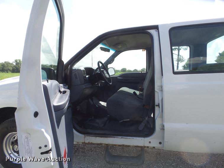 image for item DD7243 1999 Ford F350 Super Duty XL Crew Cab pickup truck