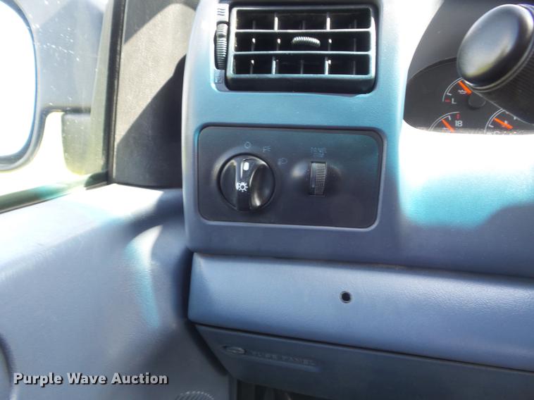 image for item DD7243 1999 Ford F350 Super Duty XL Crew Cab pickup truck