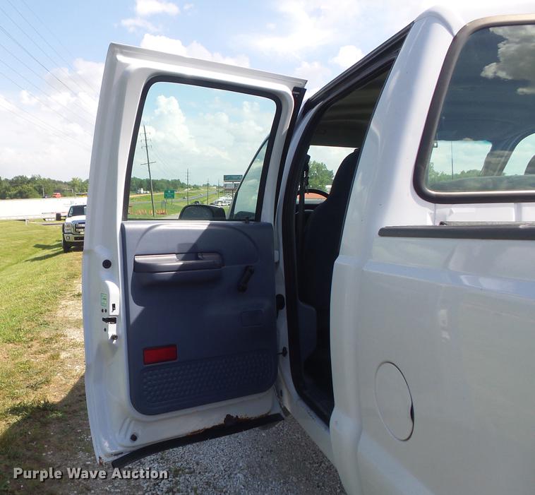 image for item DD7243 1999 Ford F350 Super Duty XL Crew Cab pickup truck