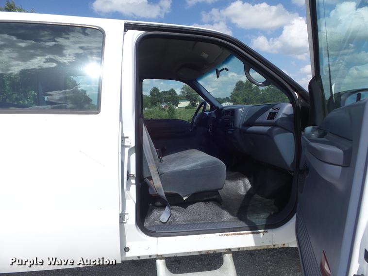 image for item DD7243 1999 Ford F350 Super Duty XL Crew Cab pickup truck