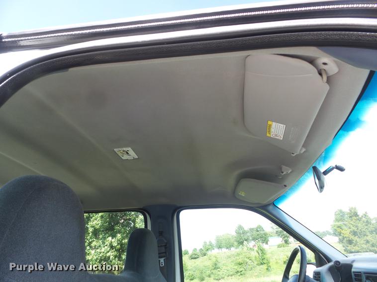 image for item DD7243 1999 Ford F350 Super Duty XL Crew Cab pickup truck