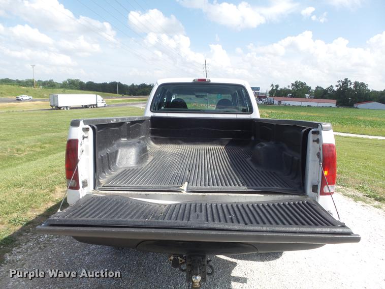 image for item DD7243 1999 Ford F350 Super Duty XL Crew Cab pickup truck