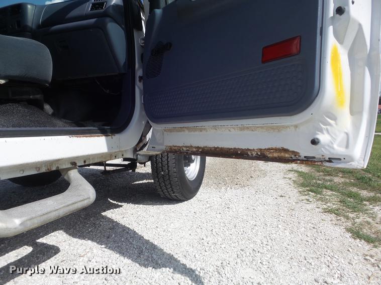 image for item DD7243 1999 Ford F350 Super Duty XL Crew Cab pickup truck