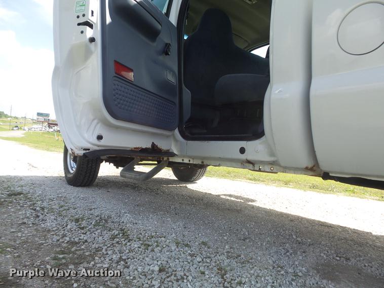 image for item DD7243 1999 Ford F350 Super Duty XL Crew Cab pickup truck