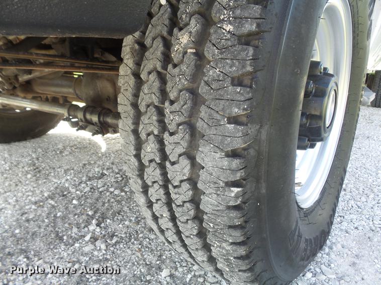 image for item DD7243 1999 Ford F350 Super Duty XL Crew Cab pickup truck