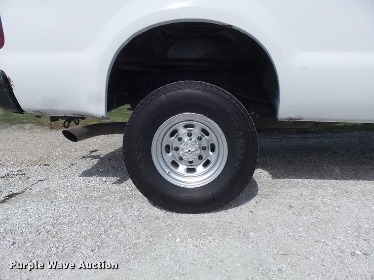 image for item DD7243 1999 Ford F350 Super Duty XL Crew Cab pickup truck