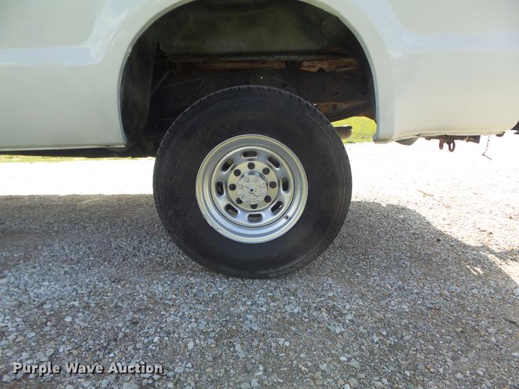 image for item DD7243 1999 Ford F350 Super Duty XL Crew Cab pickup truck