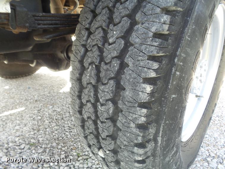 image for item DD7243 1999 Ford F350 Super Duty XL Crew Cab pickup truck